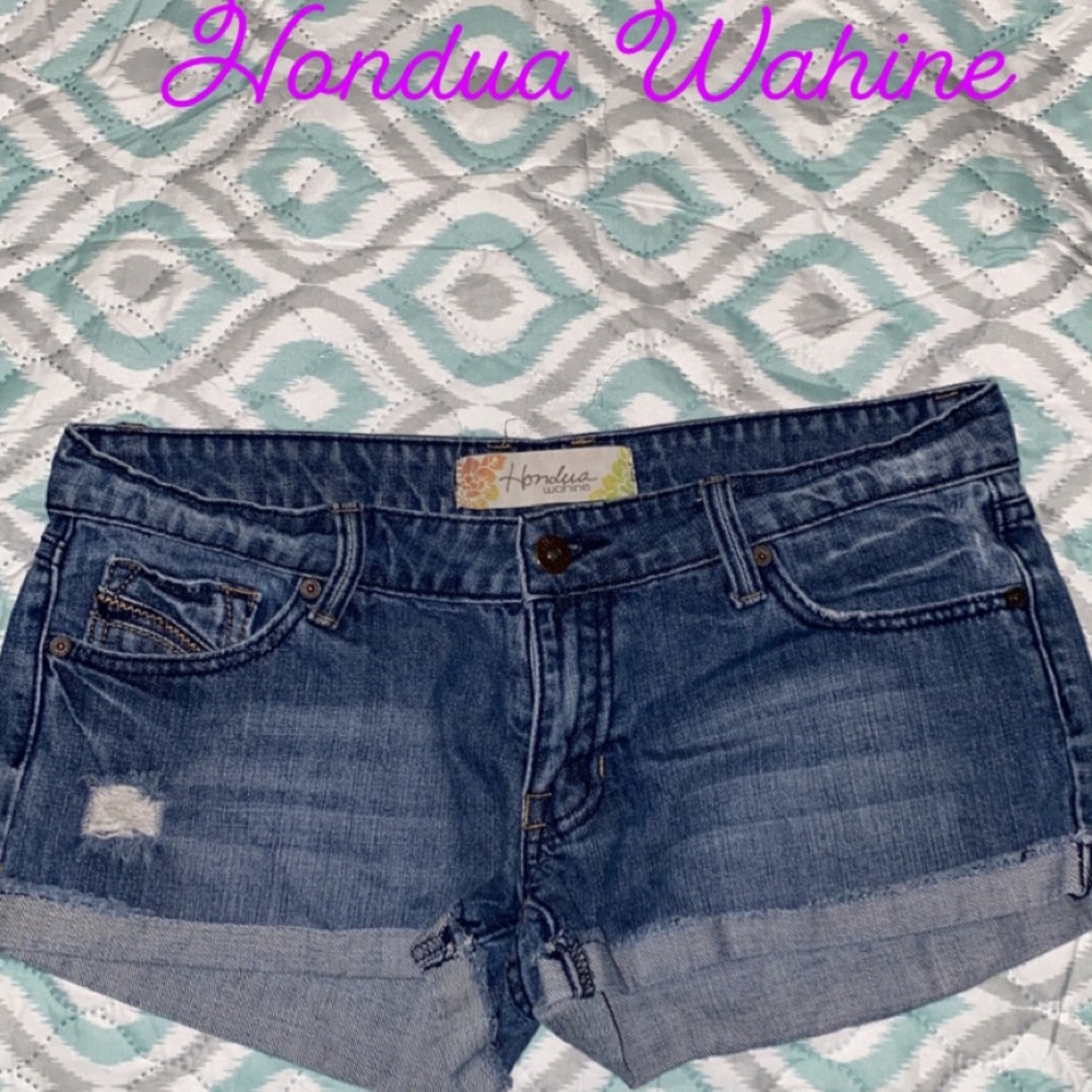 Handua Shorts